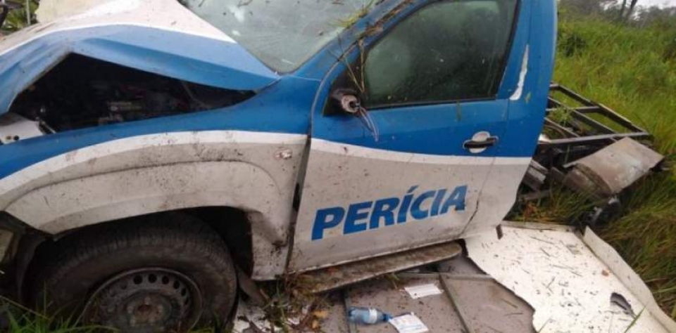 Rabecão de Porto Seguro se envolve em acidente durante transporte de cadáver