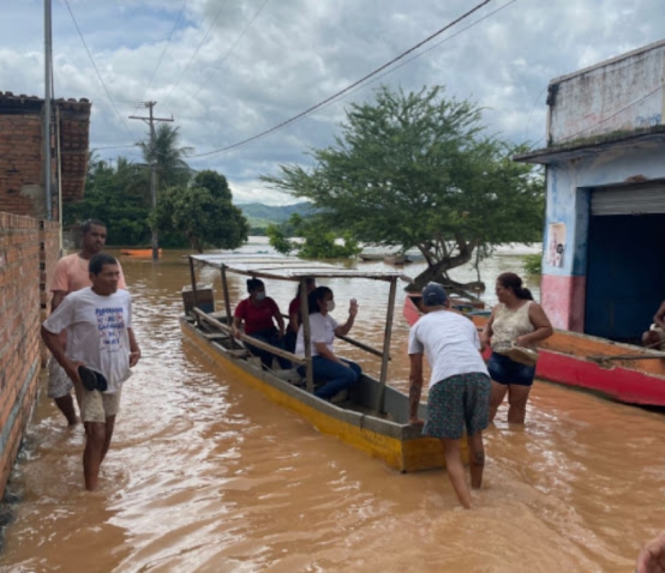 Prefeitura de Itapebi emite alerta de enchente e pede que moradores deixem suas casas