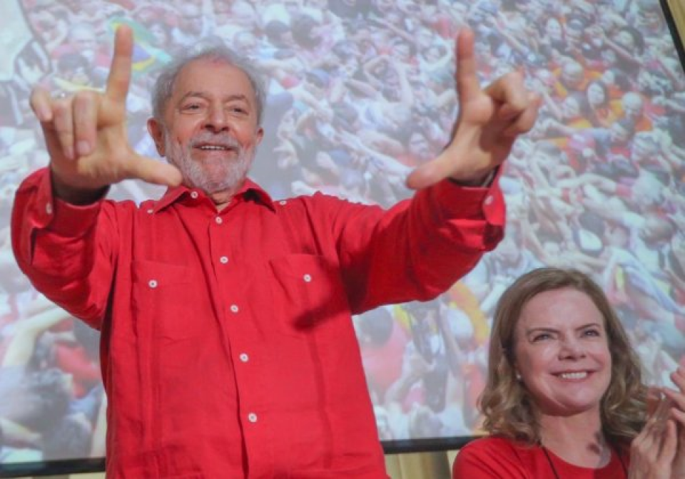 PT oficializa candidatura de Lula à presidência